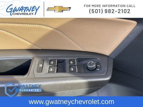 Used 2022 Volkswagen Atlas Cross Sport SE image 19