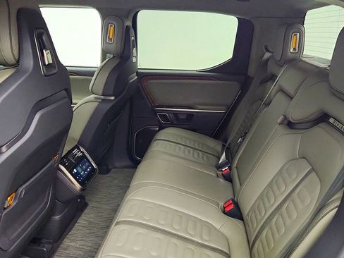 Used 2023 Rivian R1T Adventure AWD/4WD image 23