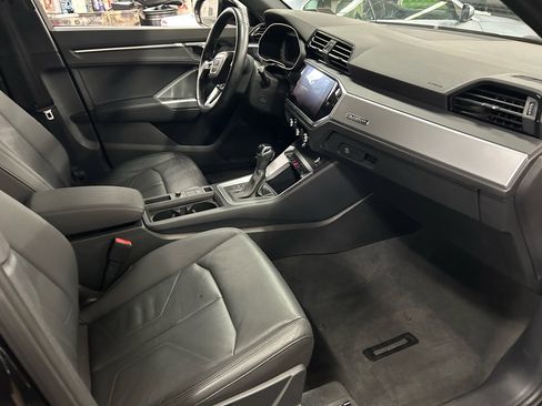 Used 2019 Audi Q3 2.0T Premium w/ Convenience Package image 17