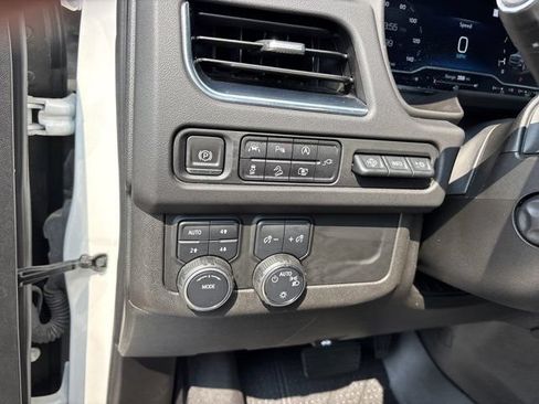 Used 2022 Chevrolet Tahoe High Country w/ Premium Package 2 AWD/4WD image 28