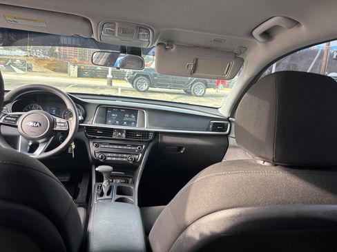 Used 2020 Kia Optima LX image 26
