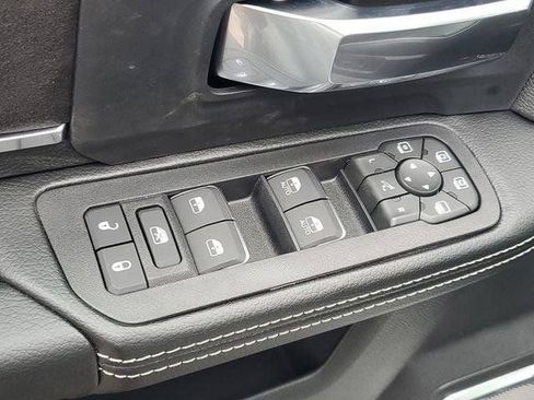 New 2026 RAM 2500 Laramie AWD/4WD image 16