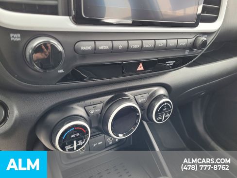 Used 2023 Hyundai Venue Limited w/ Cargo Package image 21