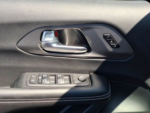 New 2027 Chrysler Pacifica Select AWD/4WD image 14