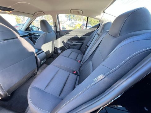 Used 2025 Nissan Altima 2.5 SV image 24