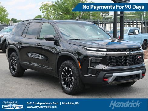 Used 2025 Chevrolet Traverse Z71 w/ Enhanced Driving Package AWD/4WD image 1