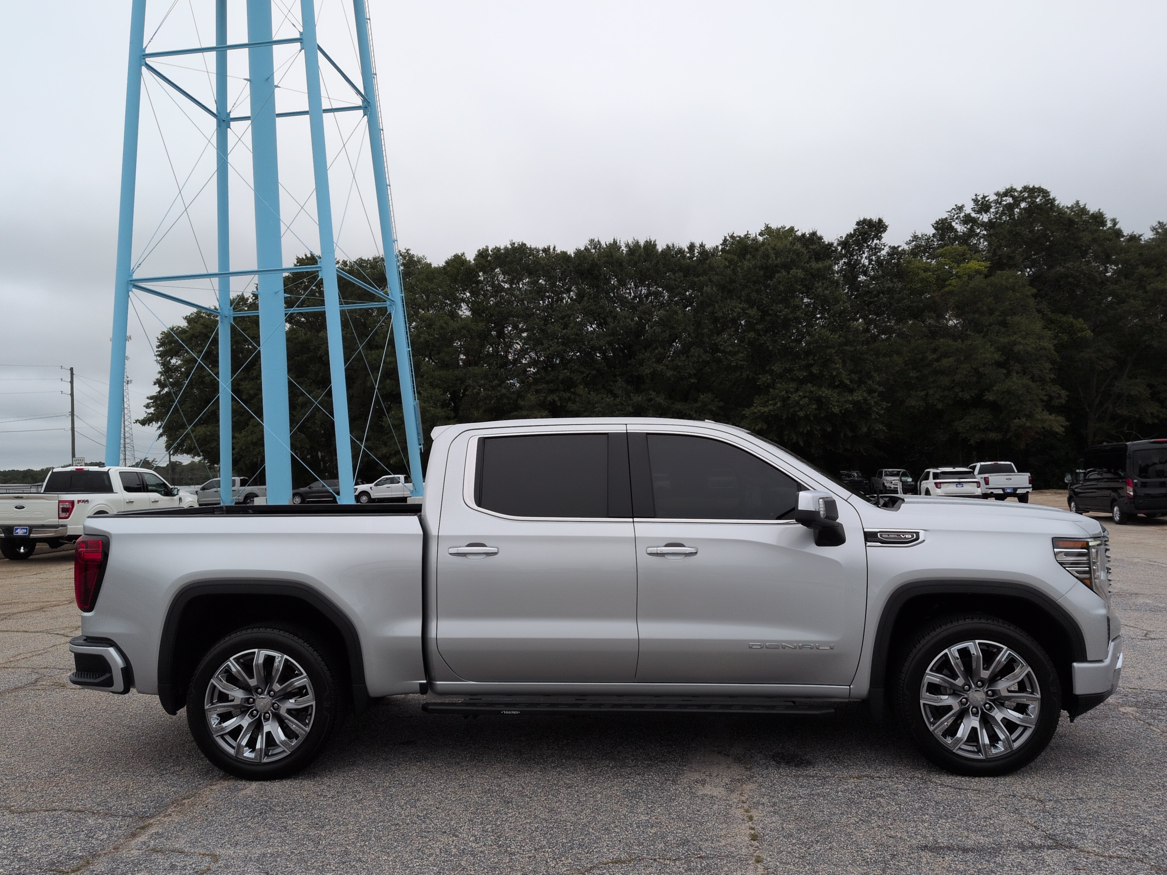 Used 2022 GMC Sierra 1500 Denali AWD/4WD image 2
