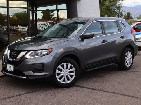 Used 2020 Nissan Rogue S FWD image 2