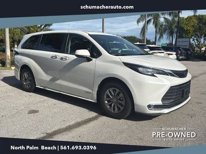 Used 2021 Toyota Sienna XLE