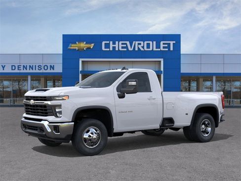 New 2026 Chevrolet Silverado 3500 LT image 2