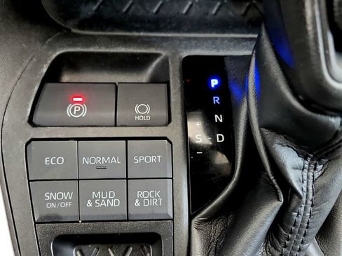 Used 2022 Toyota RAV4 XLE w/ Convenience Package AWD/4WD image 33