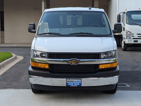 Used 2025 Chevrolet Express 2500 w/ Driver Convenience Package RWD image 2