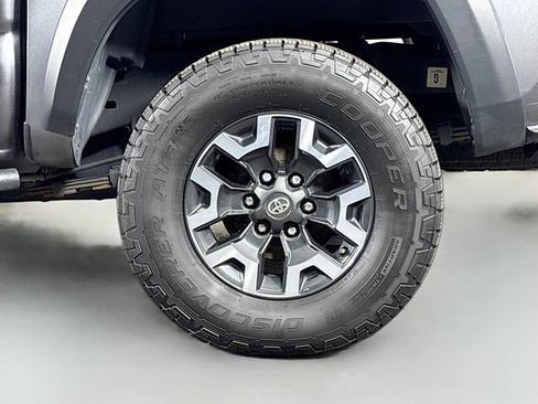 Used 2022 Toyota Tacoma TRD Off-Road w/ Technology Package image 29