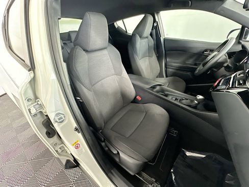 Used 2019 Toyota C-HR LE FWD image 27