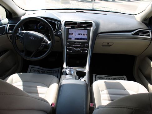 Used 2020 Ford Fusion SE image 17