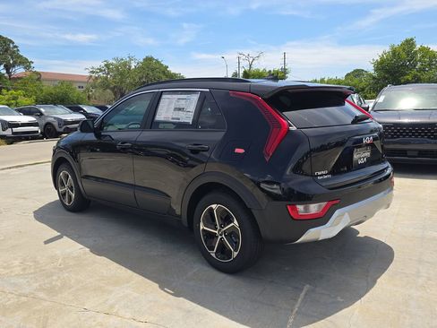 New 2026 Kia Niro EX FWD image 6