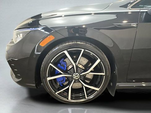 Used 2024 Volkswagen Golf R image 5