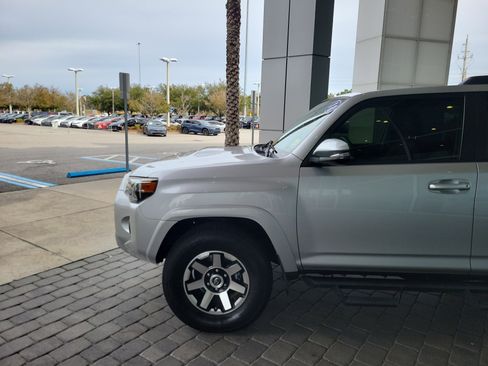 Used 2018 Toyota 4Runner TRD Off-Road Premium image 2