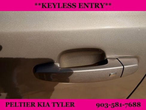 Used 2023 GMC Acadia SLT image 8