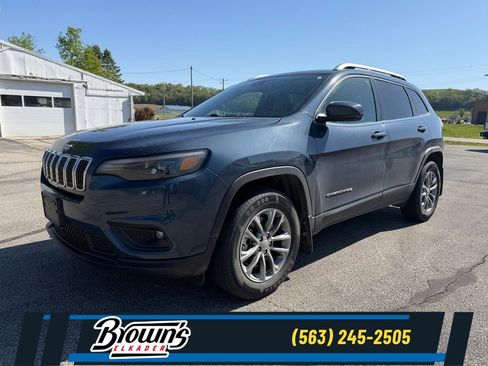 Used 2021 Jeep Cherokee Latitude Lux w/ Comfort/Convenience Group AWD/4WD image 1