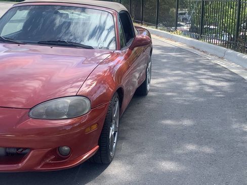 Used 2004 MAZDA MX-5 Miata MAZDASPEED RWD image 9