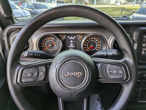 Used 2022 Jeep Gladiator Sport image 22