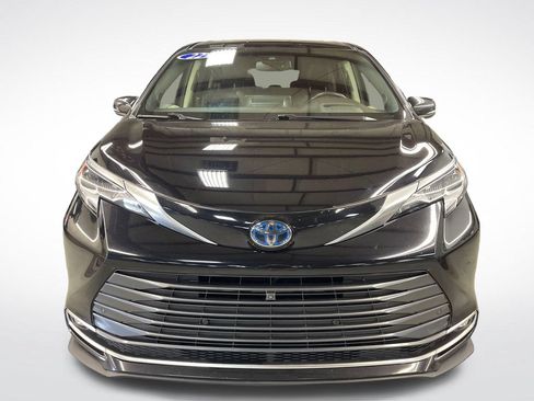 Certified 2022 Toyota Sienna Platinum AWD/4WD image 12