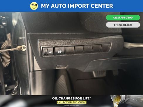 Used 2021 Toyota Corolla LE w/ Carpet Mat Package (TMS) image 14