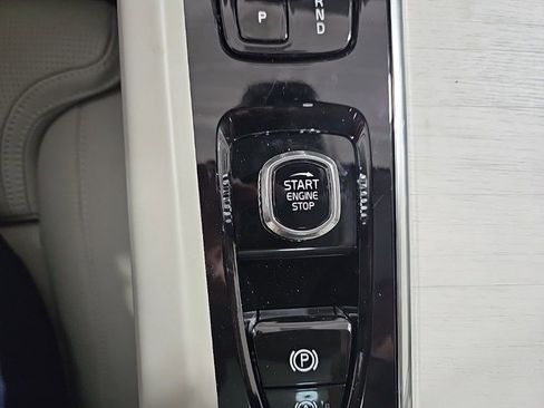 New 2026 Volvo XC60 T8 Ultra w/ Protection Package Premier AWD/4WD image 13