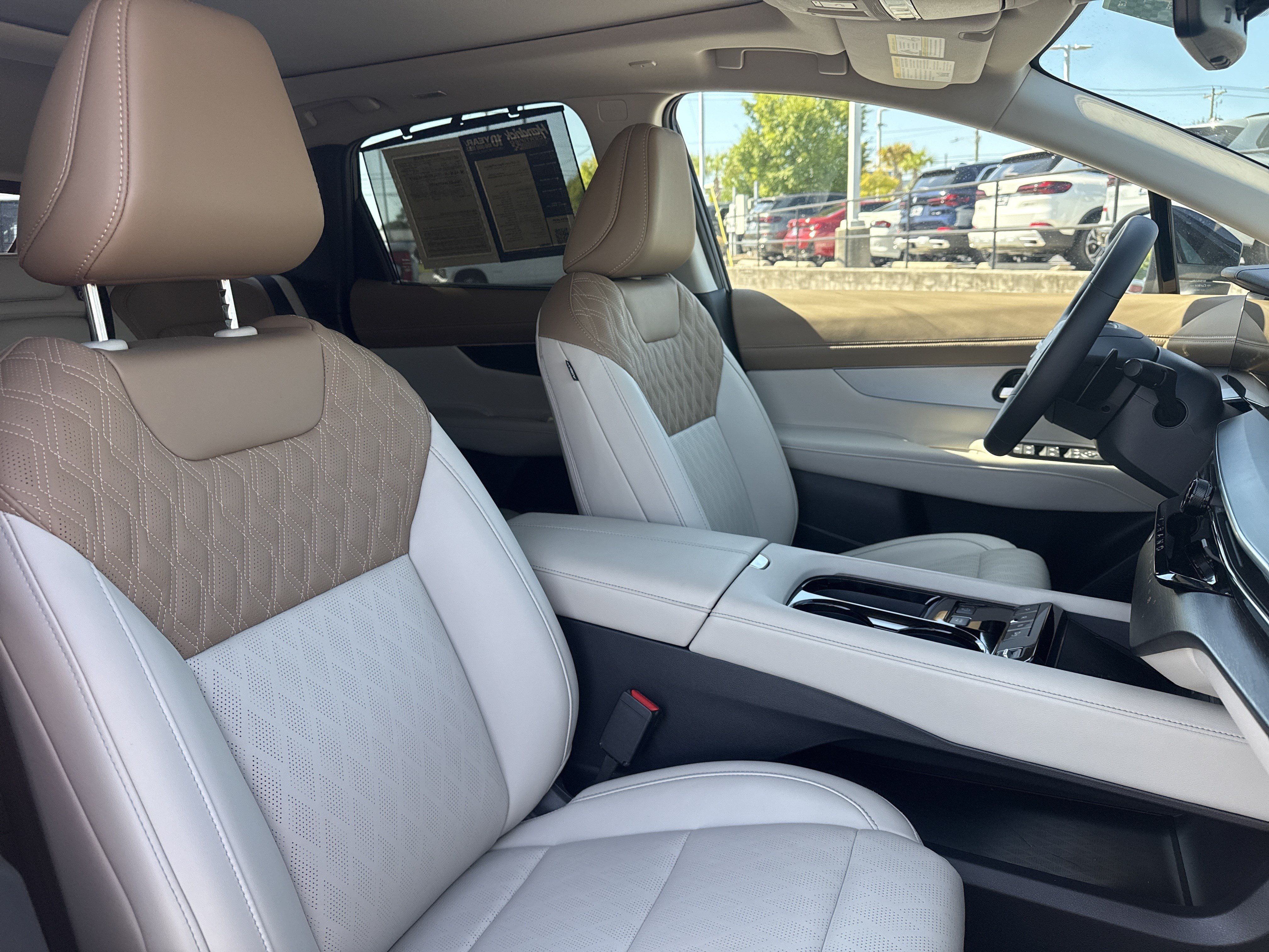 Used 2025 Nissan Murano Platinum w/ Cargo Package AWD/4WD image 33