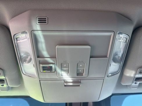 Used 2021 Toyota Tundra Platinum image 38