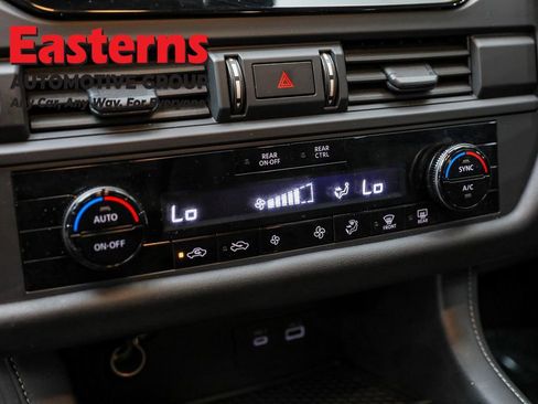 Used 2024 Nissan Pathfinder S image 20