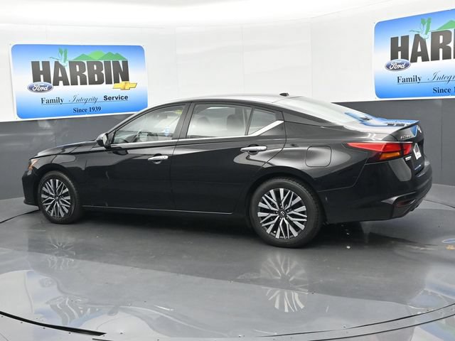 Used 2025 Nissan Altima 2.5 SV FWD image 3