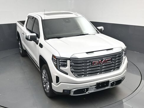 Used 2024 GMC Sierra 1500 Denali w/ Denali Reserve Package AWD/4WD image 26