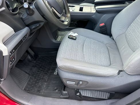Used 2021 Toyota Sienna LE FWD image 12