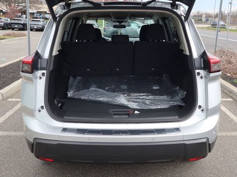 Certified 2025 Nissan Rogue SV AWD/4WD image 28