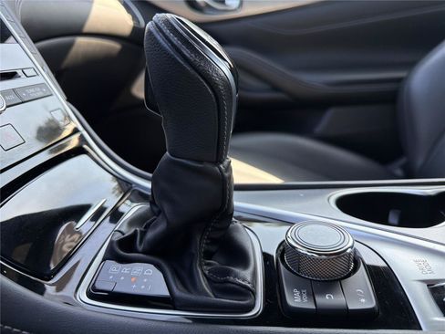 Used 2019 INFINITI Q60 3.0t Luxe w/ Essential Package AWD/4WD image 16