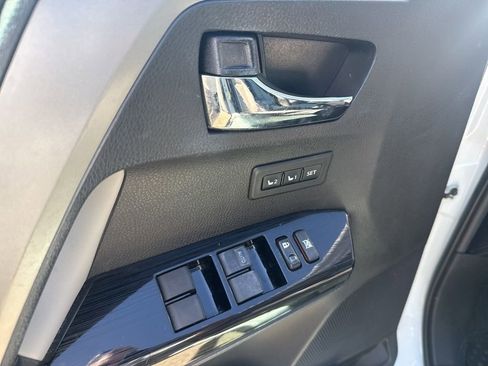 Used 2017 Toyota RAV4 Limited w/ Advanced Technology Package AWD/4WD image 23