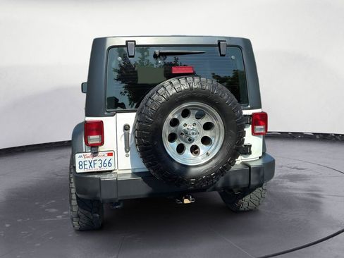 Used 2018 Jeep Wrangler Unlimited Sport w/ Connectivity Group AWD/4WD image 6