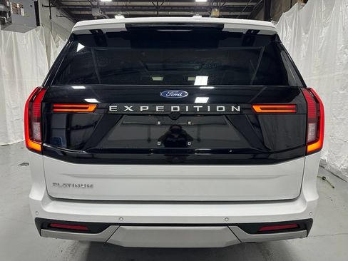 Used 2025 Ford Expedition Platinum AWD/4WD image 6