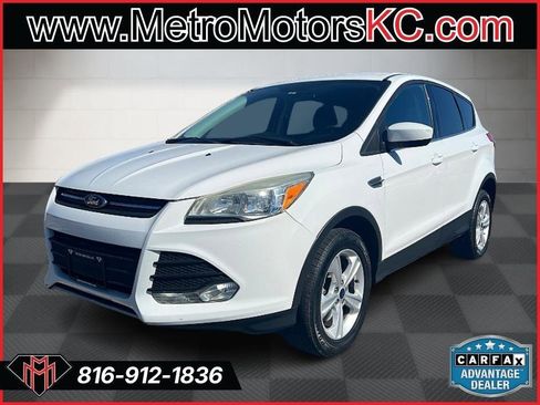 Used 2016 Ford Escape SE image 1