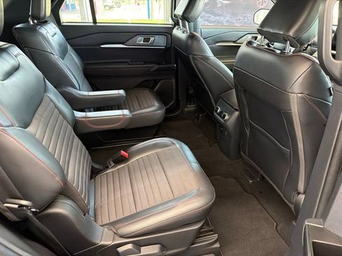 Certified 2025 Ford Explorer ST-Line AWD/4WD image 12