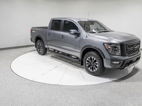 Used 2021 Nissan Titan PRO-4X w/ Pro-4x Convenience Package image 30