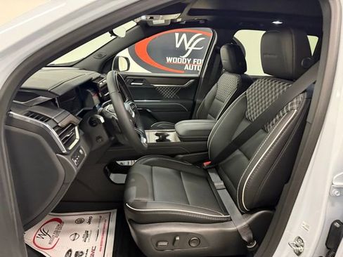 New 2026 GMC Acadia Denali w/ Super Cruise Package image 12