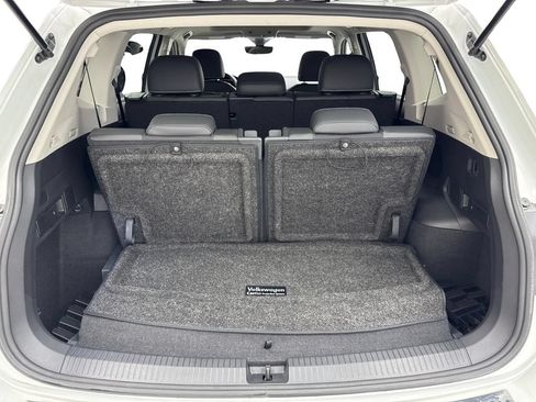 Used 2023 Volkswagen Tiguan SE w/ Panoramic Sunroof Package FWD image 76