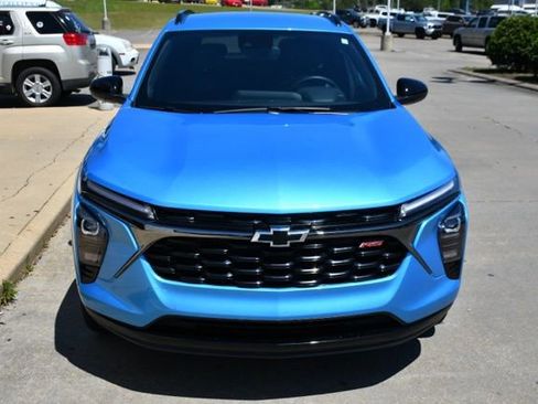 Used 2025 Chevrolet Trax RS w/ Driver Confidence Package FWD image 8