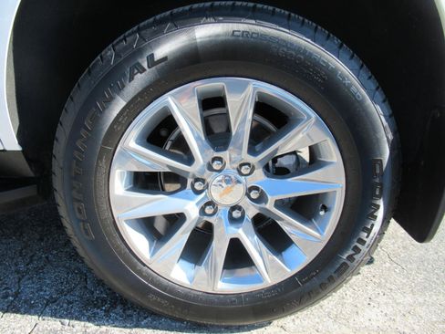 Used 2025 Chevrolet Tahoe Premier w/ Sun And Tow Package AWD/4WD image 9