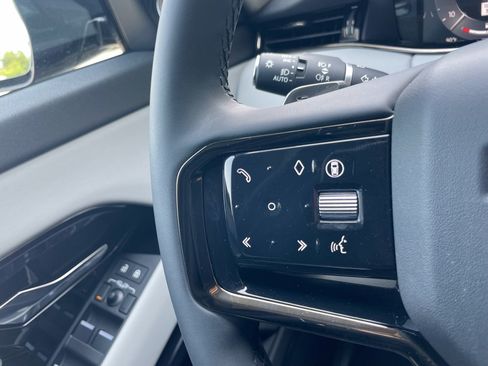 Certified 2025 Land Rover Range Rover Evoque Dynamic SE AWD/4WD image 24