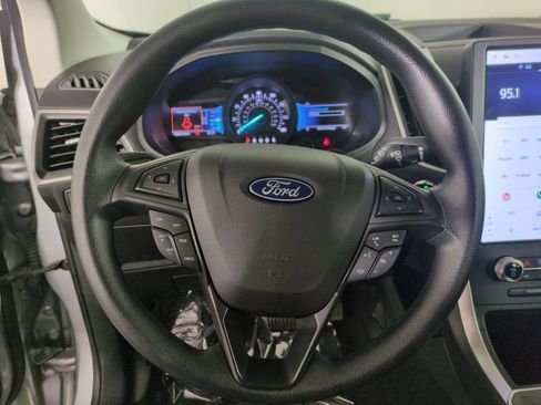 Used 2023 Ford Edge SE w/ Black Appearance Package image 16