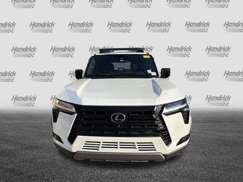 Used 2024 Lexus GX 550 image 3